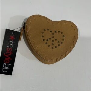 NWT Tan Heart-Shaped Key & Card Holder